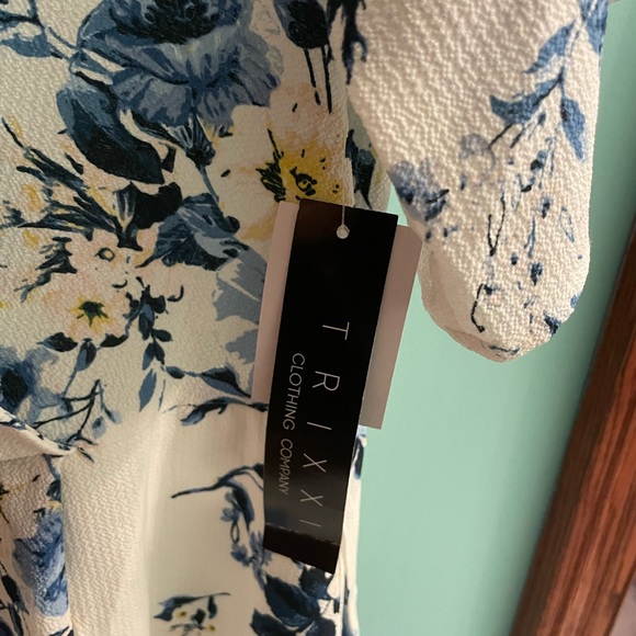 NWT ROMPER - Picture 2 of 3